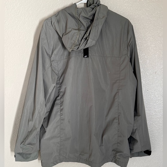 Nike lightweight jacket. Light mint. Men’s size L - Picture 2 of 3